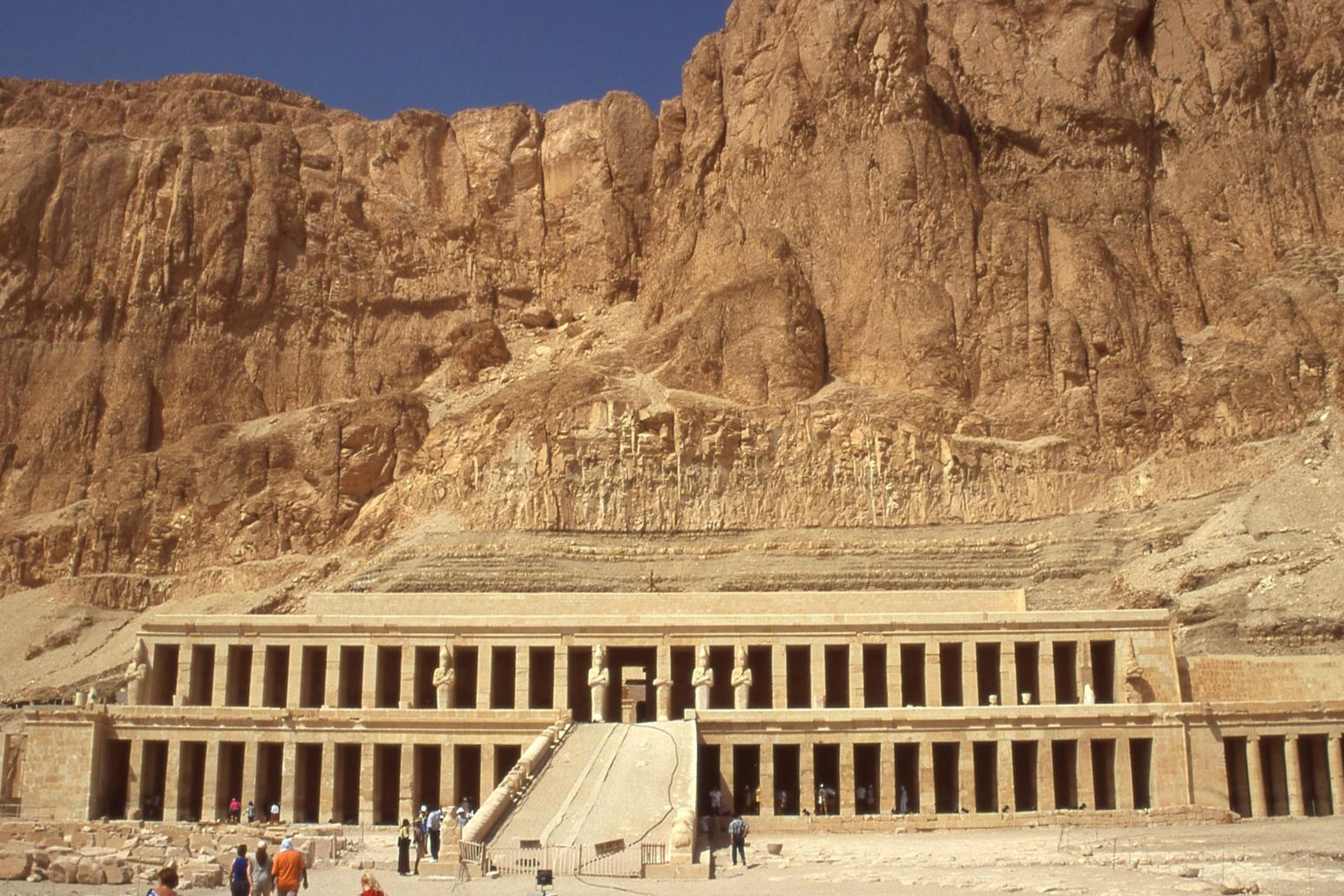 El Cairo – Sharm – El Cairo (09 días / 08 noches)